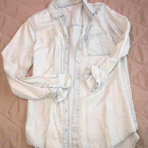 DROPPED PRICE FROM $12 Aeropostale button down