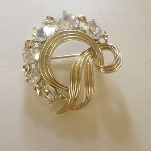 Vintage Gold Lisner Brooch