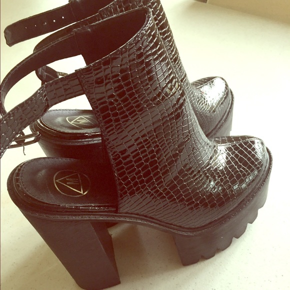 Missguided Chunky Platform Heels