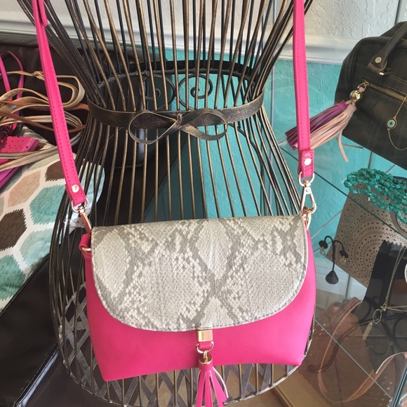 🔺Pink Cross Body🔺