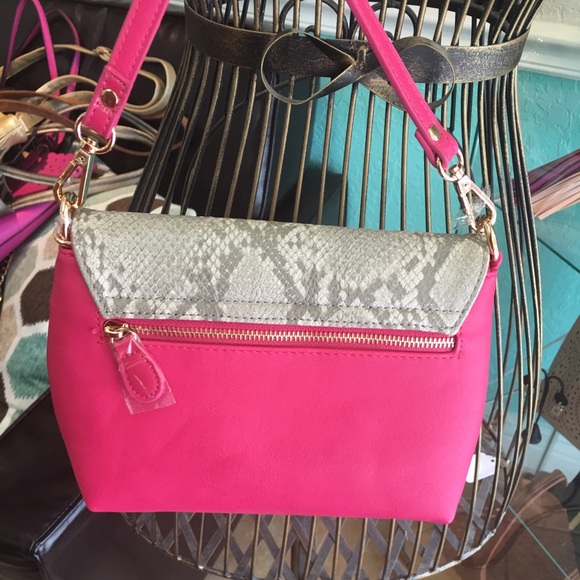 🔺Pink Cross Body🔺 - Picture 3 of 3