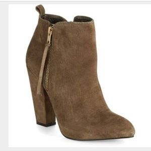 Steve Madden "Jannyce" ankle bootie size 6.5