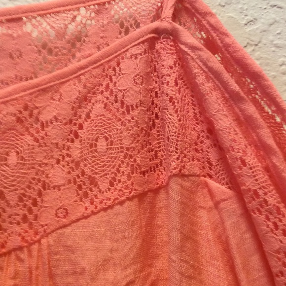 Top - Picture 2 of 3