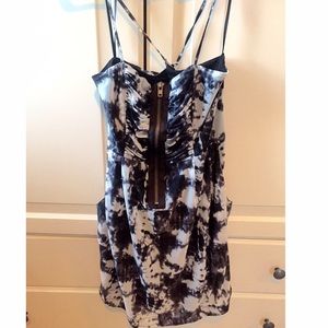 Black & White Patterned Zipper Dress