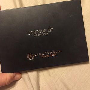 Anastasia Beverly Hills contour kit