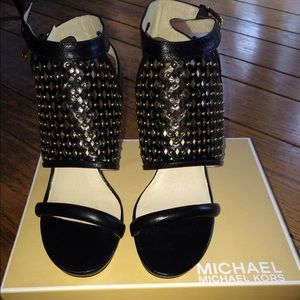 NWOT Michael Kora Black & Gold Heels