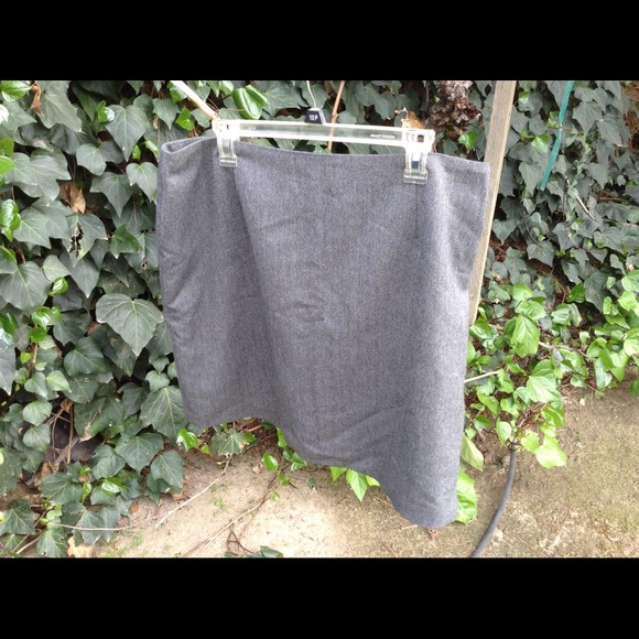 Skirt - Picture 1 of 2