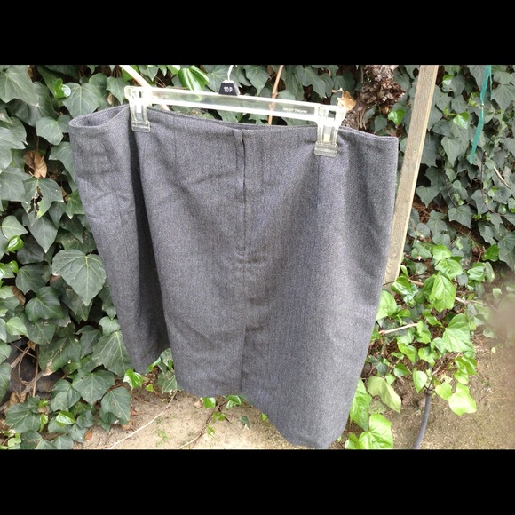 Skirt - Picture 2 of 2