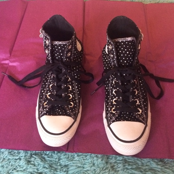 These are some stylish converse cut and fun.
