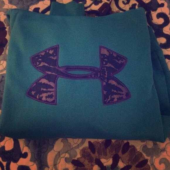 Under armour sweatshirt x-storm