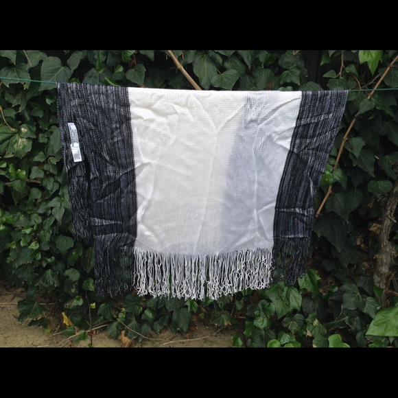 Scarf - Picture 1 of 3