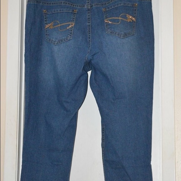 SOLD!!!  New Directions Weekend Capri!!!  Size 22W - Picture 1 of 2