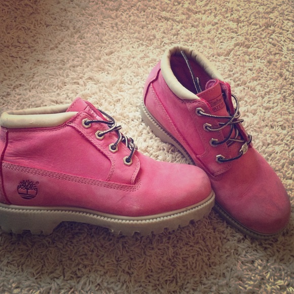 🎀Pink colored,waterproof Timberland boots🎀