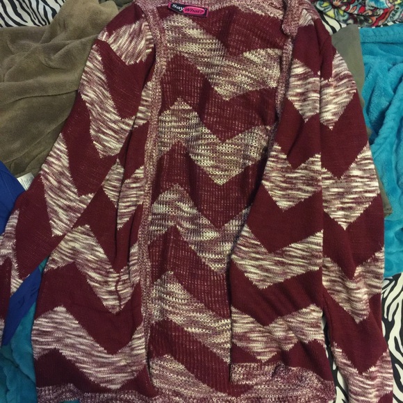 Chevron maroon cardigan