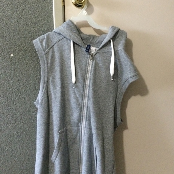 Gray H&M hoodie(sleeveless)