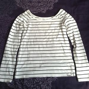 white and black long sleeve shirt