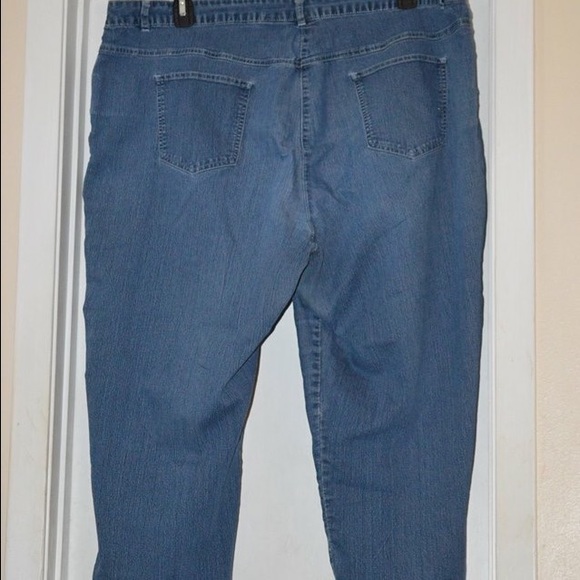 SOLD!!! Ruby Rd. Blue Jean Capri Pants size 20 W - Picture 2 of 2