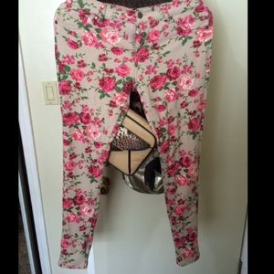 I have so much clothes I don't need/wear anymore