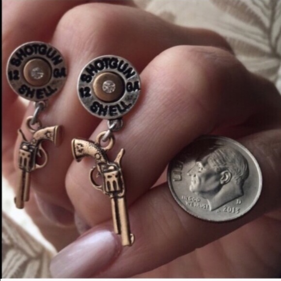🏆HOST PICK🏆 2/$20 Dangling Revolver Earrings - Picture 2 of 4