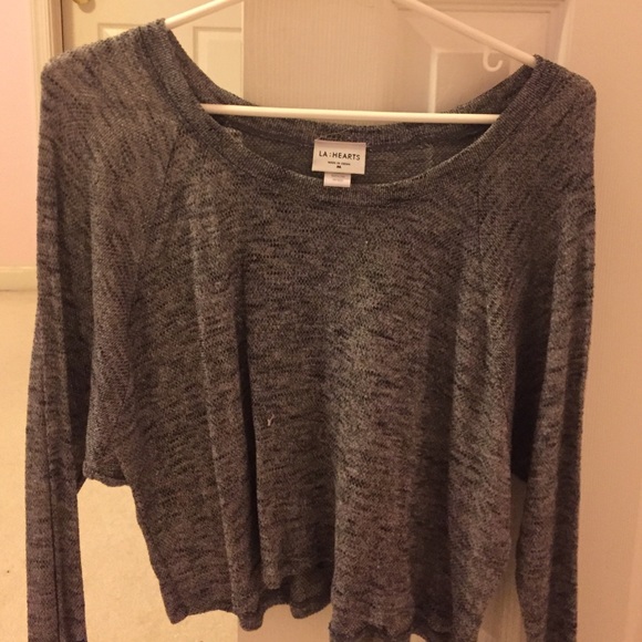 Gray long sleeve shirt