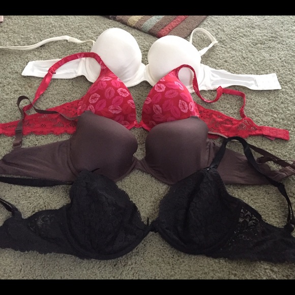Victoria's Secret lot of 4 bras 34D