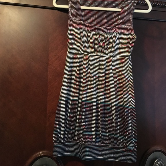 Crimson ivy top - Picture 2 of 4