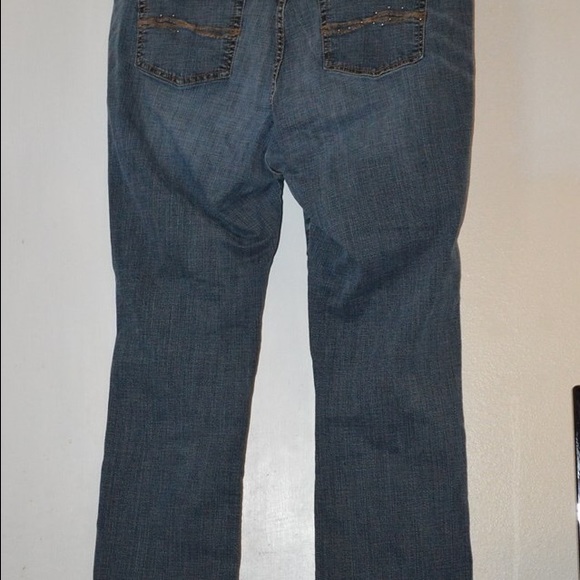 Aura by Wrangler Blue Jeans!!!  Size 22 Avg - Picture 1 of 2