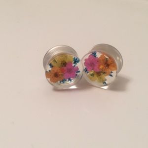5/8 floral plugs
