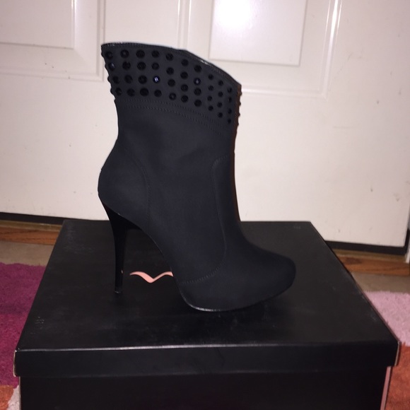 NEW Booties - Picture 1 of 4