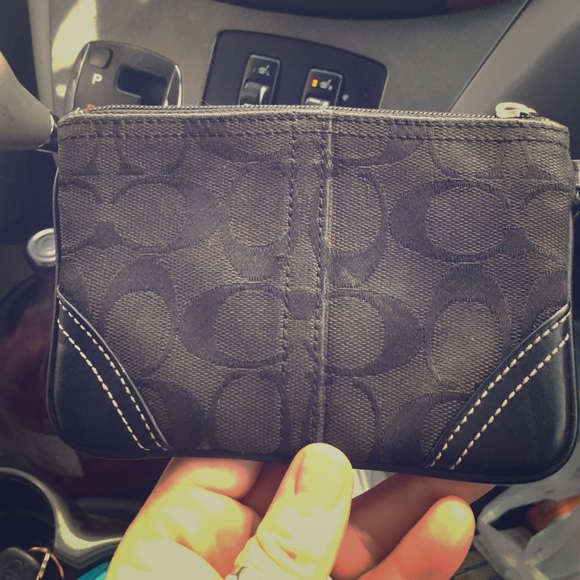 ❌🚫SOLD Coach Wristlet~Black❌🚫