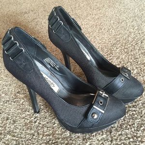 Naughty monkey combat pumps