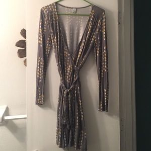 Old Navy 3/4 length sleeve wrap dress