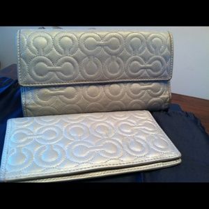 Silver Leather Trifold Wallet Set