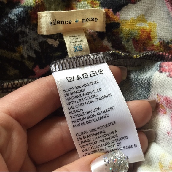 003🍂 Silence + Noise Floral Bodycon Skirt - Picture 3 of 4