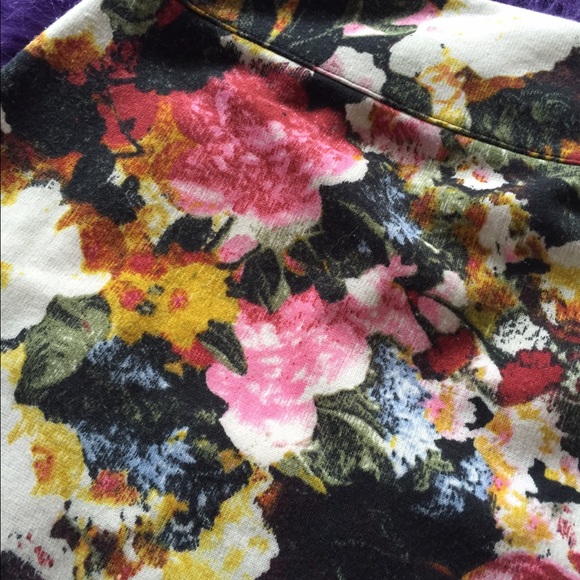 003🍂 Silence + Noise Floral Bodycon Skirt - Picture 4 of 4