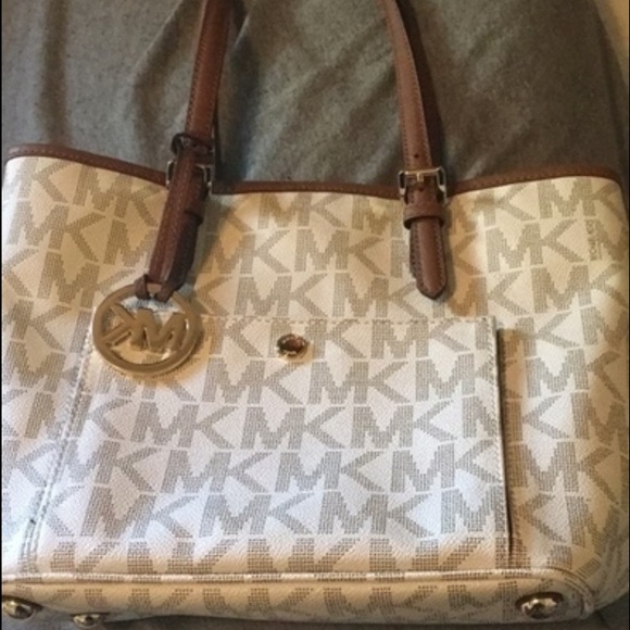 Hardly used Michael kors purse