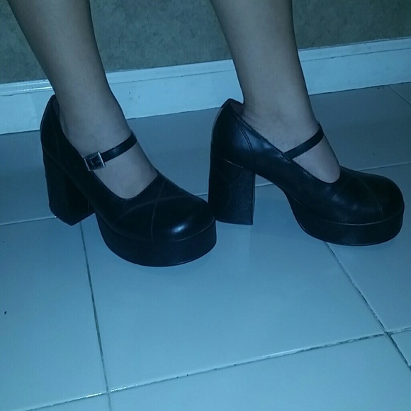 Black Mary Jane platform shoes size 8