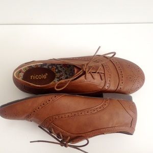 Nicole Oxford Flat Shoes! 💕 Size 9 Wide.