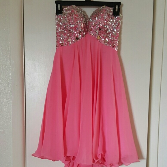 Dress - Picture 2 of 4