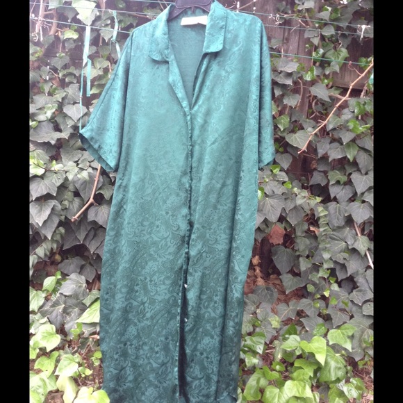 Nightgown - Picture 1 of 3