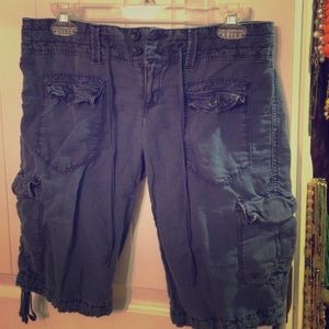 American Eagle blue cargo shorts.