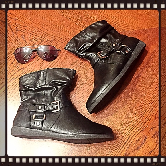 SO Slouchy Buckle Biker Moto Boot NEW 6&10 Ankle - Picture 2 of 3