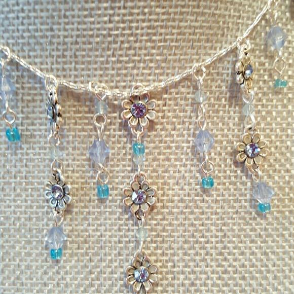 🆕 Boutique crystal earrings and necklace set - Picture 2 of 4