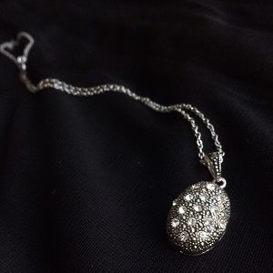 Marcasite .925 silver oval pendant