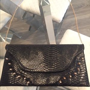 Black Snake effect Clutch