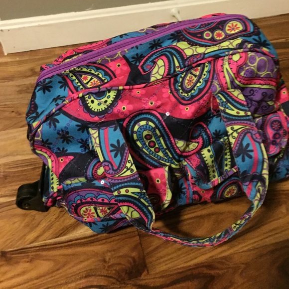 Duffel bag with wheels