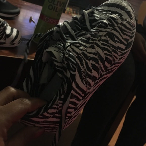 New - Picture 4 of 4