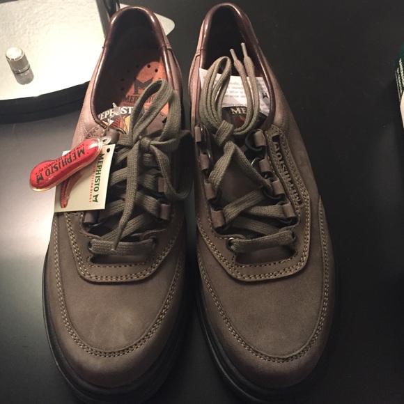 Brand New Mephisto Woman's walking shoe.