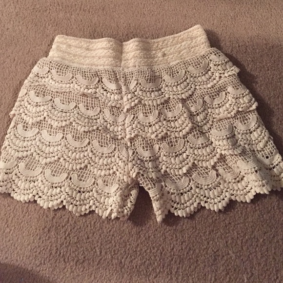 Lace skort - Picture 3 of 3