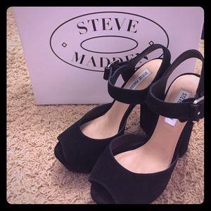 STEVE MADDEN Black Suede Pumps ❤️ like new!